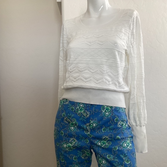 Banana Republic women’s, small, white, long sleeved, pullover sweater - Picture 8 of 10